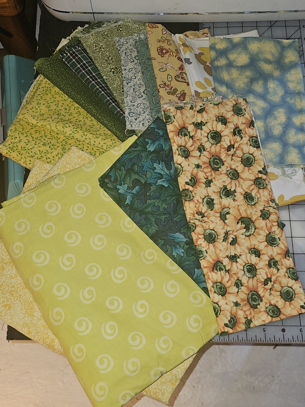 4 Lbs Plus Assorted Green & Yellow Floral Cotton Fabric Bundle - Home Accents
